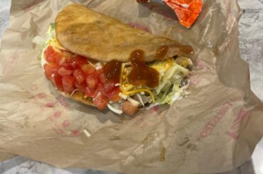 Looking at this before first bite i literally have no idea what i added on this. Stay tuned