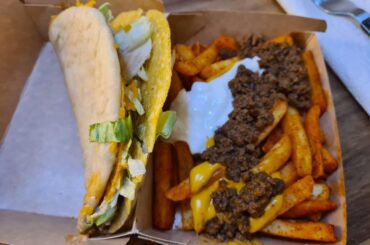 First time trying the cheesy gordita crunch and fries supreme.