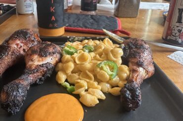 Spicy chicken and Mac n cheese