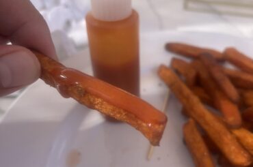 Awesome size squeeze bottle