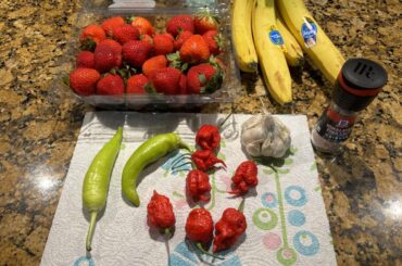 Fermented strawberry banana hot sauce