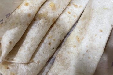 they put all 4 cheesy roll ups in one wrapper?