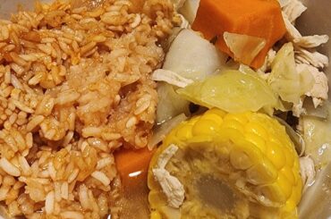 Caldo de pollo and rice