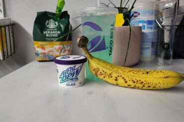 Baja Blast Gelato with Bannana for Scale