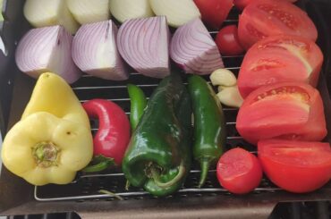 Never made Salsa before, figured I would try my hand at the Smoked/Charred Salsa I keep seeing on here.