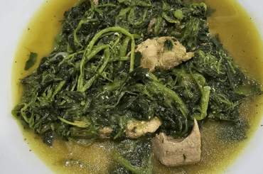 Berros con puerco en salsa verde.
