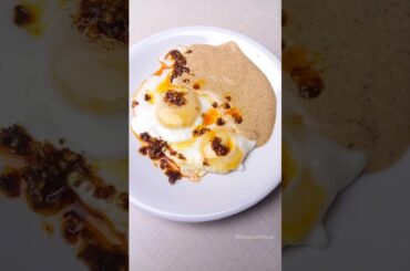 Turkish Eggs with Garlic Yogurt & Chili Oil Recipe