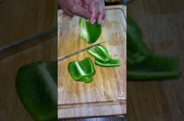 The only way to cut bell peppers / capsicum .#zerowaste