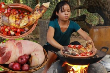 Yummy! Pig leg spicy recipe- Steamed pig leg with chili tasty delicious