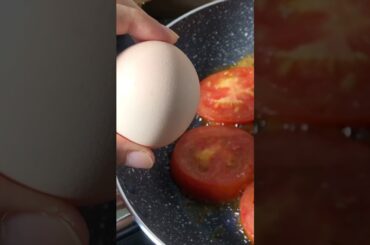 Do you have tomato and egg? Inexpensive and delicious recipe! #shorts