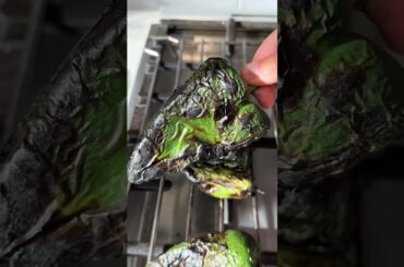 Chicken Thighs with Spicy Green Sauce #airfryerrecipes #dinnerrecipes #greensauce #shorts   #recipe