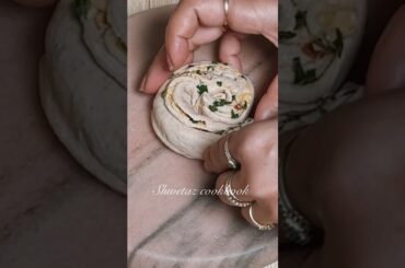 Chilli garlic cheesy paratha #shwetazcookbook #paratha