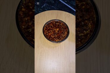 Homemade chili oil recipe| Crunchy garlic #shorts short #chilioil #asianfood #trending #recipe