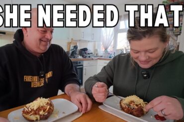 Delicious Cheesy Chilli Jacket Potato