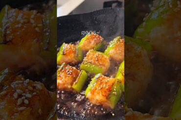 Green pepper stuffed with shrimp balls #shorts #delicious #food #yummy #taste