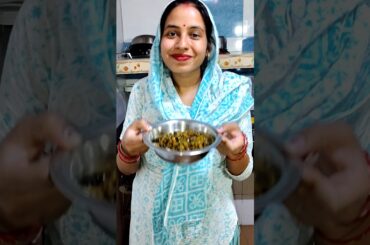Aaj Humne Banai Hari Mirch Ki Tasty Aur Chatpati Si Sabji #shortvideos  #viralshorts #shorts #viral