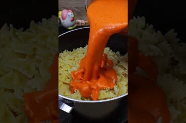 Creamy Roasted Red Pepper Pasta #shorts