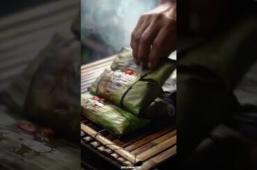 AMAZING FOOD: Banana Leaf Wrapped Chili Eel Cooking Over Smoky Fire #chefsteps #thaifood