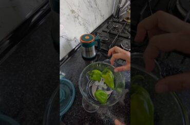 Electric spiral knives bell pepper, very violent