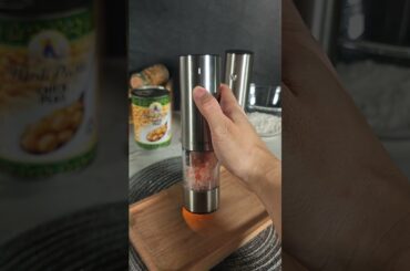 How to Use the Rechargeable Electric Salt and Pepper Grinder for Effortless One-Touch Seasoning