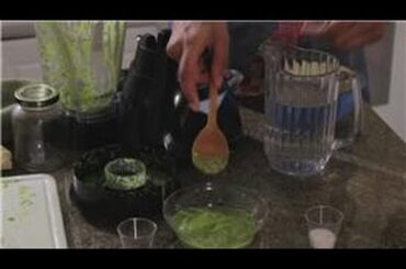 Hot Pepper Recipes : How to Make Hot Sauce Out of Hot Peppers