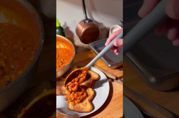 chili on toast the grey gourmand way