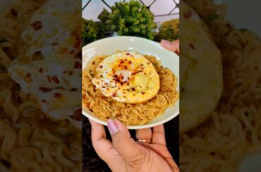 Chilli Garlic Egg Maggie Recipe | #shorts | #egg | #maggie | #recipe | #chilligarlic | #viral |