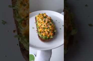 Chili egg avocado toast egg salads#viral #recipe #healthybreakefast #breakfastfood #breakast #short