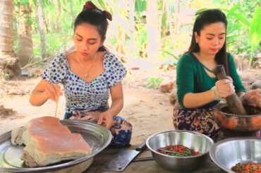 Cooking Crispy pork with potato and chili recipe