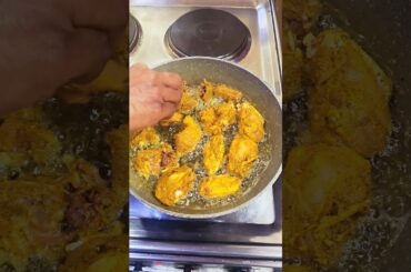 Spicy Pepper Chicken Fry #shorts  #vellerikkavibes #cooking #chickenfry