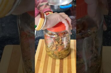 lal mirch ka achar |Red chilli pickle #shorts #recipe #pickle #achar #viral #youtubeshorts