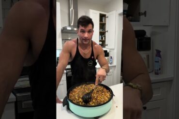 📕 200+ high-protein recipes that actually taste insane — cookbook in my bio.