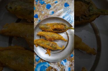 Kashmiri Chilli Pakoda #chillipakora #greenchilli #chillifry #ytshorts #cooking