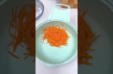 Portable slicer & basket #gadgets #homedecor #viral #fruitcutting #kitchengadgets #lifehacks #diy