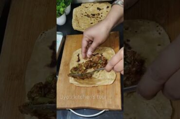 Gobhi Chilli Roll #shorts #shortsvideo #food #trending #cooking #recipe #foodie #lunchbox #paratha