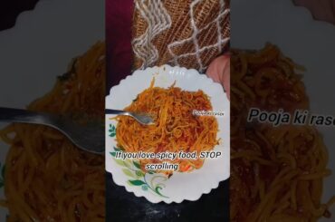 Late Night Spicy Garlic Noodles Cravings 😍 #shorts #poojakirasoi #streetfood