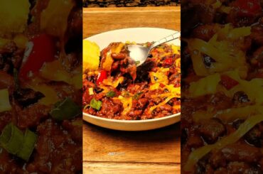 Cozy Chili + Cornbread Vibes 🍲🌽