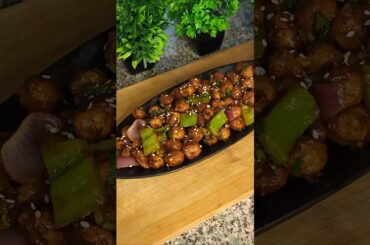 Trending Soya Chilli Recipe #shorts #soyachilli #soyachunks #streetstyle #indianfood #highprotein