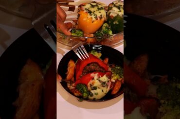 Cheesy Beef-Stuffed Bell Peppers | Easy Healthy Dinner #shorts