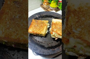 Cheese Chilli Sandwich Recipe #viral @magicandmasala #sanwich #ytshorts