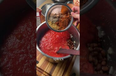 turkey chili for the snowstorm #chili #snowfall #homecook #mealprep #highprotein