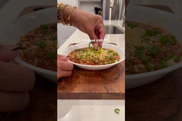 I love a good simple and comforting meal! 😍 #foodcontentcreator #chili #crockpotrecipes