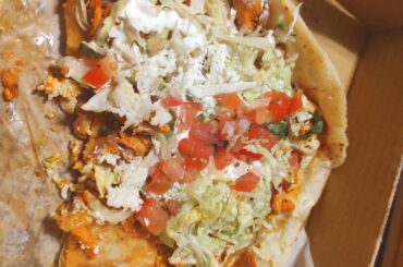 I know it's a terrible picture, but this was the second half of a huarache I had a few days ago