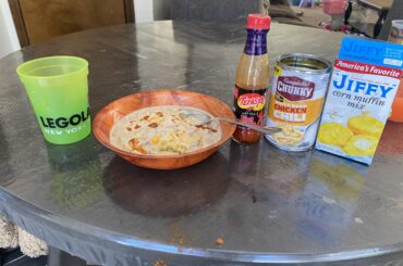 Cornbread and Canned Chili(chicken)