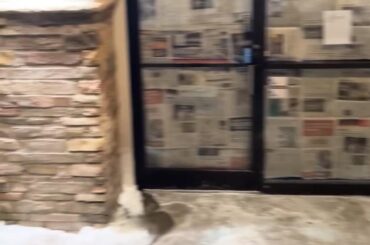 TACO BELL CLOSED AND WINDOWS COVERED FALL RIVER????