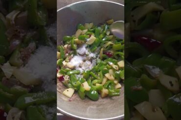 Shimla mirch or aalu sabji