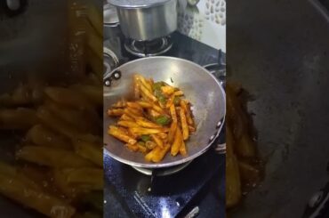 Aaj bna Dala mene || chilli panner || aur potato|| nhi keh pati dosto🤭 #shorts #chilli #food