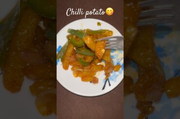 Street Style Chilli Potato recipe 😋#youtubeshorts #minivlog #food #chillipotatorecipe