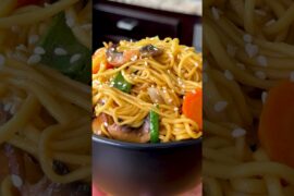 Chicken Chow Mein Easy Recipe #shorts