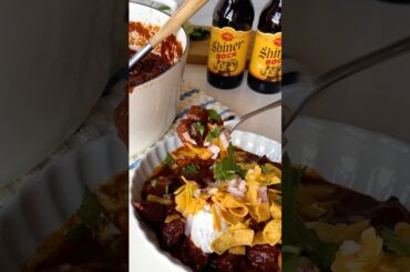 The best Texan-inspired chili recipe for your next game day celebration 🎉 #chili